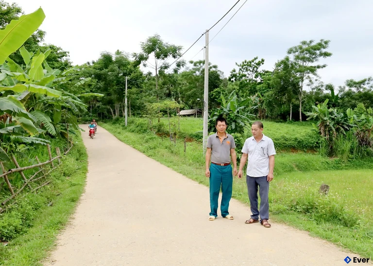 Tuyến đường đi thôn Muộng, xã Liên Hiệp được bê tông hóa