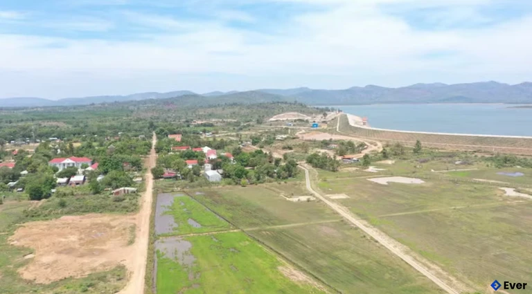 Việc triển khai hệ thống kênh nhánh thuộc công trình thủy lợi Ia Mơr góp phần hoàn thiện hạ tầng thủy lợi khu vực phía Tây Nam tỉnh Gia Lai