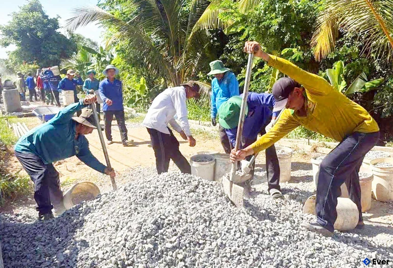 Xã Châu Phú tiếp tục ưu tiên đầu tư nâng cấp các tuyến đường liên xã