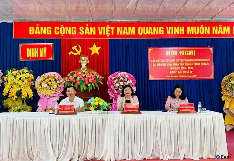 Xã Định Mỹ tổ chức lễ tiếp xúc cử tri