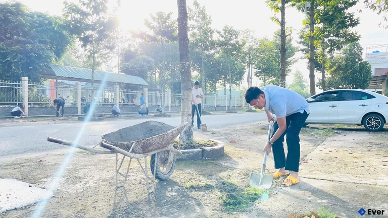 Xã Đức Huệ tập trung nâng cấp và mở rộng hệ thống giao thông liên xã nhằm tăng khả năng kết nối nội vùng