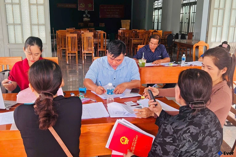 Xã Hàm Thuận Nam cũng đẩy mạnh chuyển đổi số trong quản lý và phục vụ người dân