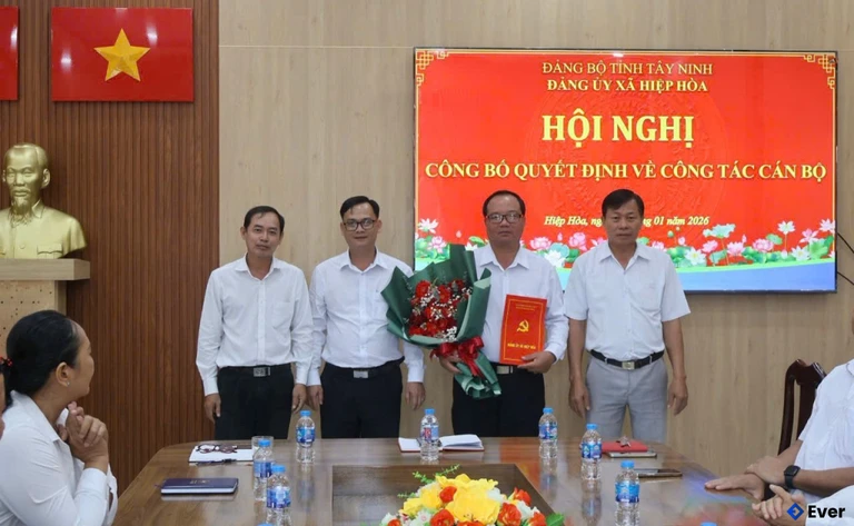 Xã Hiệp Hòa tổ chức hội nghị công bố quyết định về công tác cán bộ năm 2026
