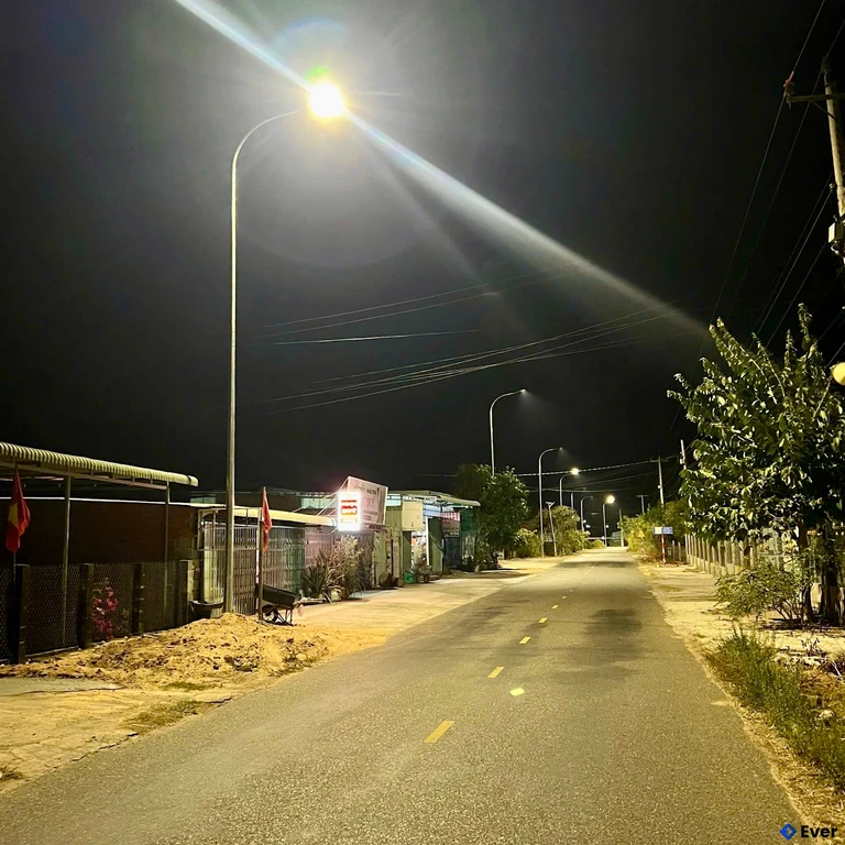 Xã Hòa Thắng đầu tư công trình đường nhựa, điện cao áp phát sáng tại địa phương