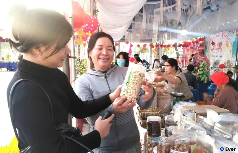 Xã Hòa Trí từng bước mở rộng hoạt động kinh doanh phục vụ nhu cầu dân sinh