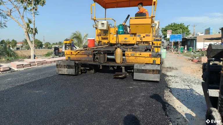 Xã Hưng Điền chú trọng mở rộng và nâng cấp hệ thống giao thông nông thôn nhằm tăng khả năng kết nối giữa các khu dân cư