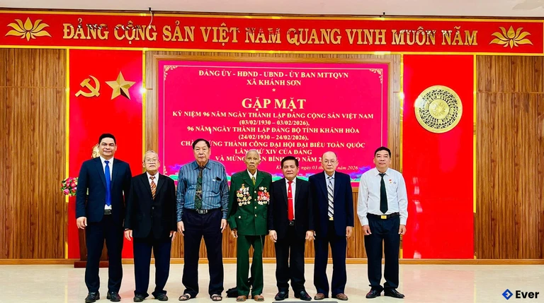 Xã Khánh Sơn tổ chức gặp mặt kỷ niệm 96 năm ngày thành lập Đảng Cộng sản Việt Nam