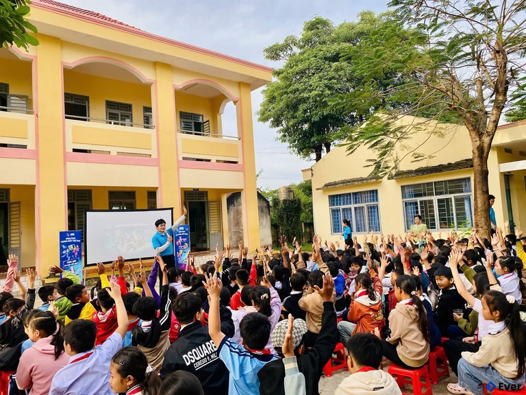 Xã Lộc Hưng tiếp tục đầu tư phát triển các công trình phục vụ đời sống trường học tại địa phương