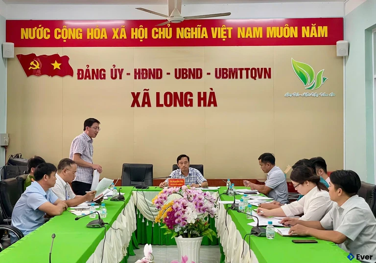 Xã Long Hà họp ủy viên triển khai nhiệm vụ các tháng cuối năm 2025