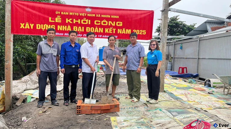 Xã Nhơn Ninh được quy hoạch theo hướng mở rộng khu dân cư tập trung gắn với các trục giao thông chính