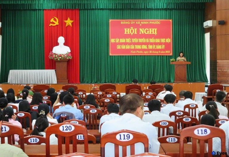 Xã Ninh Phước tổ chức hội nghị học tập, quán triệt, tuyên truyền các văn bản trung ương, tỉnh ủy, đảng ủy