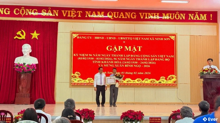 Xã Ninh Sơn tổ chức gặp mặt nhân kỷ niệm 96 năm ngày thành lập Đảng cộng sản Việt Nam
