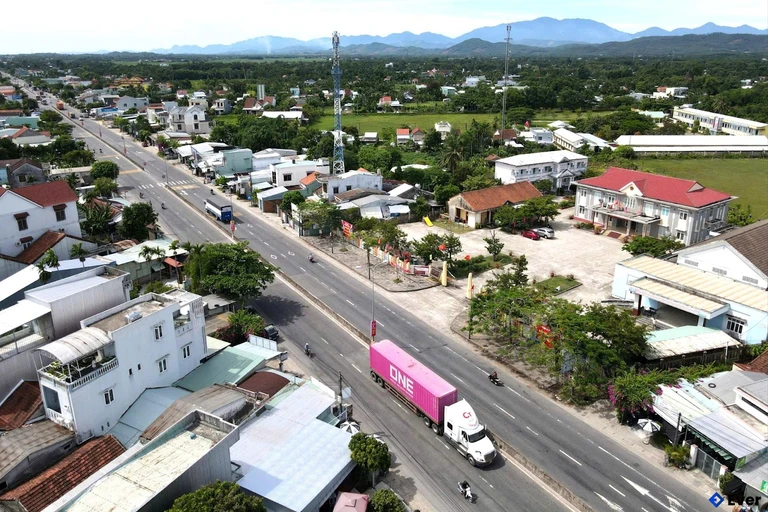 Xã Tam Xuân có nhiều điều kiện để phát triển kinh tế - xã hội vì thuận lợi về giao thông, nhiều tiềm năng về kinh tế biển