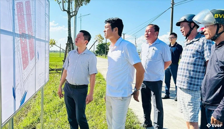 Xã Thạch Hà công bố và niêm yết công khai quy hoạch tổng mặt bằng khu tái định cư xứ đồng Làng Nam