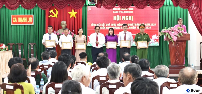 Xã Thạnh Lợi tổ chức hội nghị tổng kết kết quả thực hiện quyết định đảng ủy năm 2025