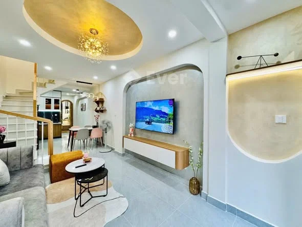 NHÀ MỚI HÀNG XANH – TRUNG TÂM SINH VIÊN – CHỈ 6.X TỶ