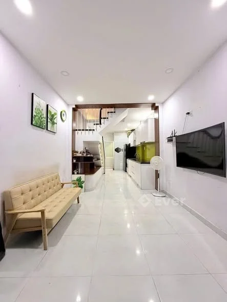 Nhà hẻm ô tô đẹp, 4 phòng ngủ, giá 5 tỷ tại Bình Thạnh