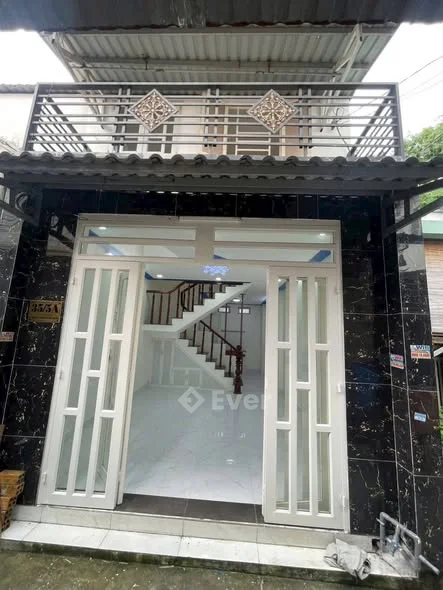 Bán Nhà sổ đỏ chung . Có số nhà riêng.bãn vẽ nội nghiêp..điện nước chính.hồ sơ.đẹp để làm sổ