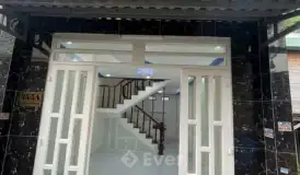 Chủ gửi Bán Nhà sổ đỏ chung . Có số nhà riêng.bãn vẽ nội nghiêp..điện nước chính.hồ sơ.đẹp để làm sổ