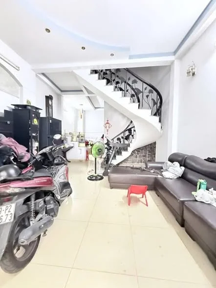 Nhà hẻm ô tô 4 tầng cần bán nhanh tại Bàu Cát, Tân Bình