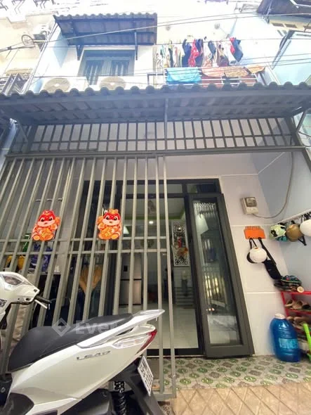 Bán nhà chung cư gần Ngã 5 Chợ Đầu Mối