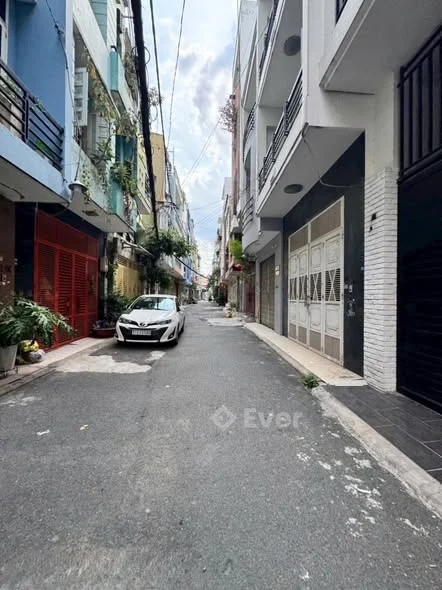 BÌNH THẠNH - HẺM 8M XE HƠI - GẦN MẶT TIỀN - 56M2 - 3 TẦNG 3 PHÒNG NGỦ - CÒN MỚI CHẮN