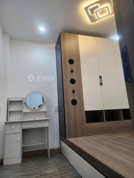 XE HƠI ĐẬU CỔNG NGÀY ĐÊM – NHÀ 2 TẦNG ĐẸP MỚI, FULL NỘI THẤT – Ở NGAY! SỔ HỒNG RIÊNG.