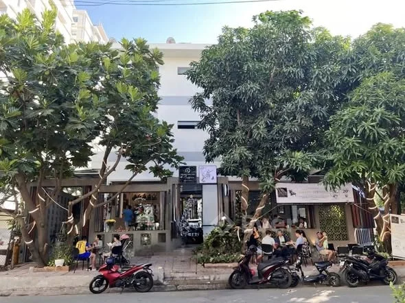 Biệt th.ự Lô Góc KDC Ngay An Dương Vương - Võ Văn Kiệt - Bình Tân - 3 Tầng , 10 X 17M2 , 4PN - Vừa ở