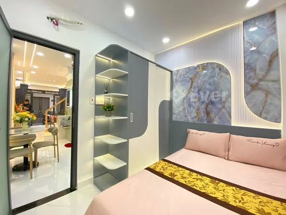 BÁN NHÀ TRẦN THÁI TÔNG, Q. TÂN BÌNH – SÁT MẶT TIỀN ĐƯỜNG – NHÀ MỚI ĐẸP, FULL NỘI THẤT – GIÁ CHỈ NHỈNH 4 TỶ