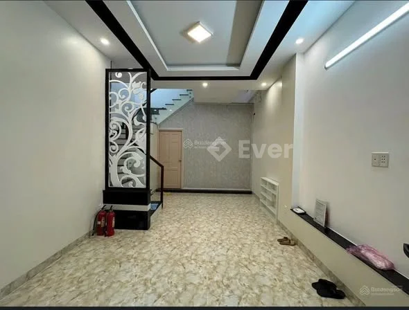 14.2 Tỷ (TL) - MTKD Cầm Bá Thước, Phú Nhuận - 46m² công nhận (4 x 17) - 1 trệt, 3 lầu + sân thượng B