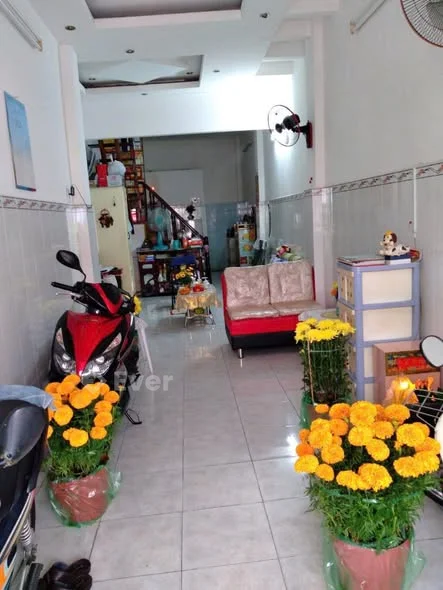 Cần bán MTKD Nguyễn Hữu Hào P9 Q4 Ngang 2,8m dài 14m nở hậu tài lộc