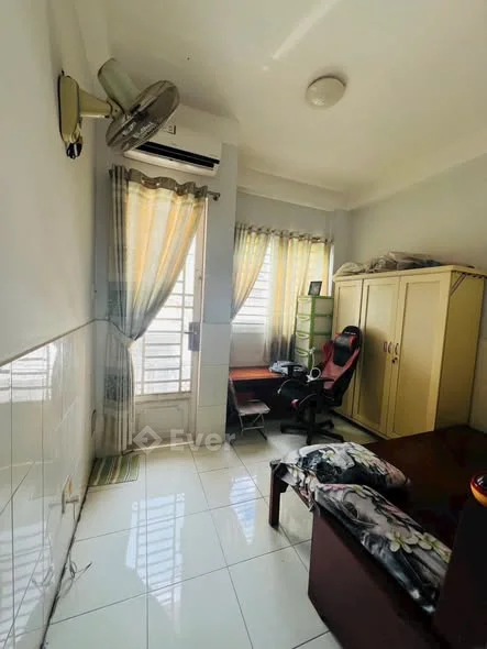 VF 3 ĐỖ CỬA TRUNG TÂM Q 1 , 5 TẦNG BTCT , 6 PN , 10 M RA HXH THÔNG , LÔ GÓC 2 MẶT HẺM SIÊU ĐẸP KO LỘ