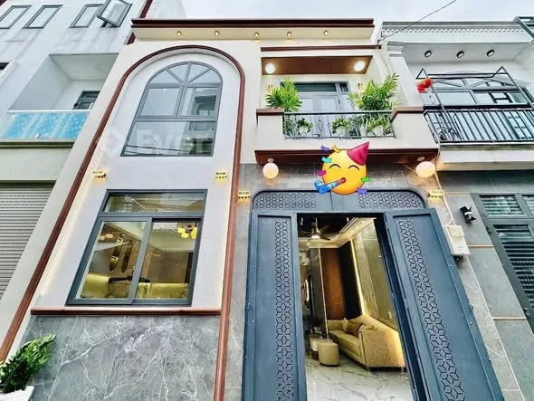 Nhà mới , 2 tầng , hẽm xe hơi 5m ,đường huỳnh văn nghệ , Gò vấp