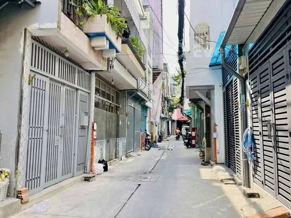 BÁN NHÀ CHDV 5 TẦNG – NGAY CÁCH MẠNG THÁNG 8, Q.10 – DT KHỦNG 6x15M – 10 PHÒNG KHAI THÁC ~500 TRIỆU/NĂM – GIÁ CHỈ HƠN 9 TỶ (THƯƠNG LƯỢNG)