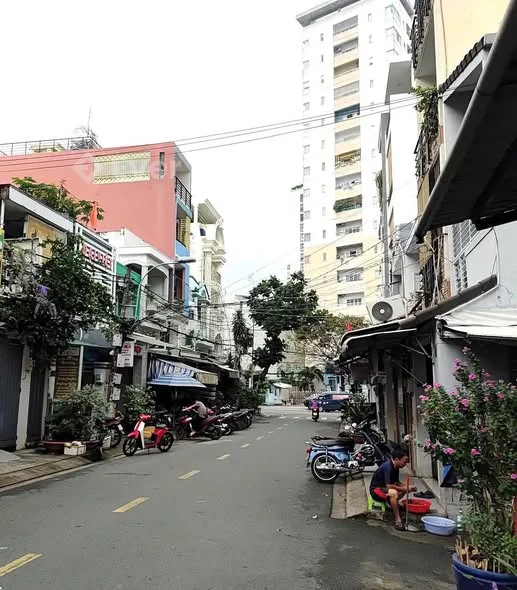 BÌNH PHÚ - CXPL PHƯỜNG 10 - NHÀ 4 TẦNG 4 18m - 4 PN - ÔTÔ NGỦ TRONG NHÀ