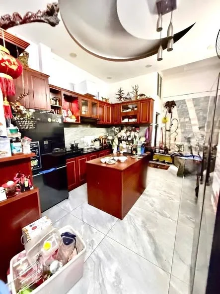 BÌNH PHÚ - CXPL PHƯỜNG 10 - NHÀ 4 TẦNG 4 18m - 4 PN - ÔTÔ NGỦ TRONG NHÀ