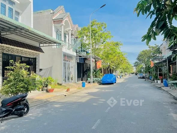 BÁN NHÀ 1 TRỆT 1 LẦU – KHU DÂN CƯ THÁI BÌNH DƯƠNG, TÂN PHƯỚC KHÁNH – ĐƯỜNG NHỰA 8M – CÓ SÂN THƯỢNG – GIÁ CHỈ 3,2 TỶ (THƯƠNG LƯỢNG)