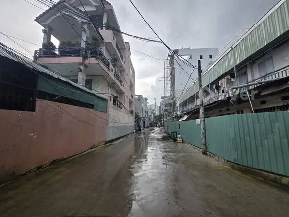 LINH ĐÔNG GIÁP PHẠM VĂN ĐỒNG - KẾ CHUNG CƯ 4S - XE HƠI NGỦ TRONG NHÀ - HẺM XE TẢI THÔNG