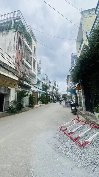 BÁN LÔ ĐẤT TẶNG NHÀ C4 GÓC 80M2 NGANG 5M _ 2 MẶT ĐƯỜNG 10M THÔNG VỊ TRÍ KINH DOANH ĐẸP _ P12 SÁT CẠN