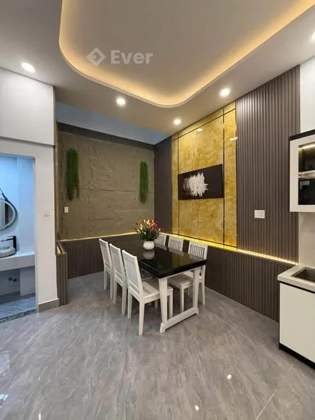 QUẬN 3 – 11.9 TỶ TL Cách Mạng Tháng Tám, P.10, Q.3 • Diện tích: 5.6 x 15m, CN 72m²