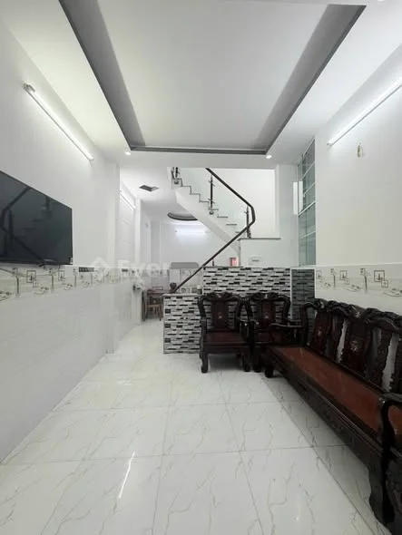 BÁN NHÀ ĐẸP VÀO Ở NGAY - ĐƯỜNG VĂN THÂN P8Q6 - 40M2 -- HẺM 3M5 -- GIÁ 4TỶ5 - BỚT LỘC - SỔ HỒNG RIÊN