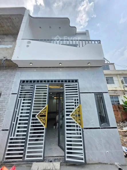 Nhà sổ chung mới xây xong còn mới tin Giá: 1ty350. diện tích 4 x 9 = 36 m đất full Hồng tại An Phú