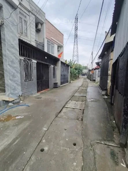 Khách Nhanh Tay Sở Hữu Căn Nhà Đẹp ,Vị Trí Víp Nhé Khách ---Nhà Sổ Riêng ---Bình Chuẩn ,Thuận An