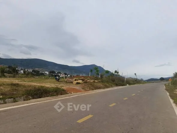 ĐẤT XD THỊ TRẤN LIÊN NGHĨA:●● DT: Sổ: 20 x 41 (46). Có 75m2 thổ cư. Dt sử dụng: 20x70.