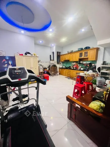 7,5ty Bán nhà nở hậu 6 mét, 6 phòng ngủ, hẻm xe hơi