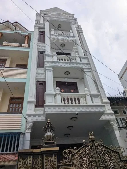 CHỦ GẤP BÁN NHƯNG KHÁCH DỄ THƯƠNG GIẢM KỊCH NÓC NGAY EMART PHAN VĂN TRỊ,