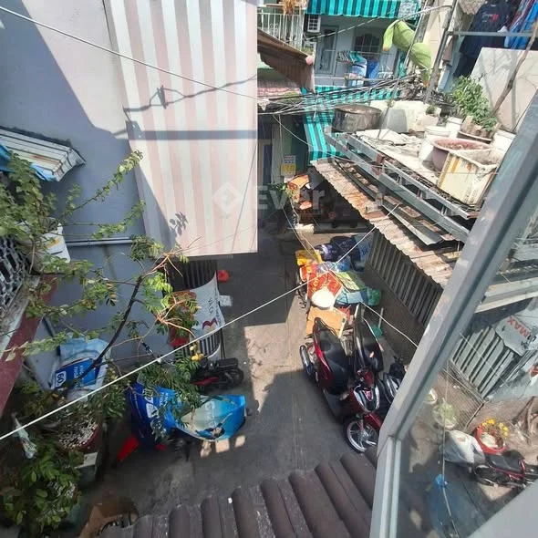 Bán nhà Tôn đản quận 4Hẻm trước nhà 4m , thông nhiều hướng