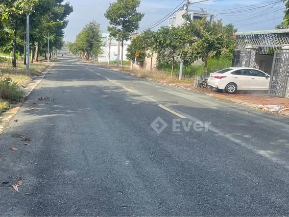 Chính chủ gửi căn nhà cấp 4 mặt tiền Đường trần hưng Đạo, khu TĐC thị trấn Long Hải, TPHCM - 3,2 tỷ - 108m²