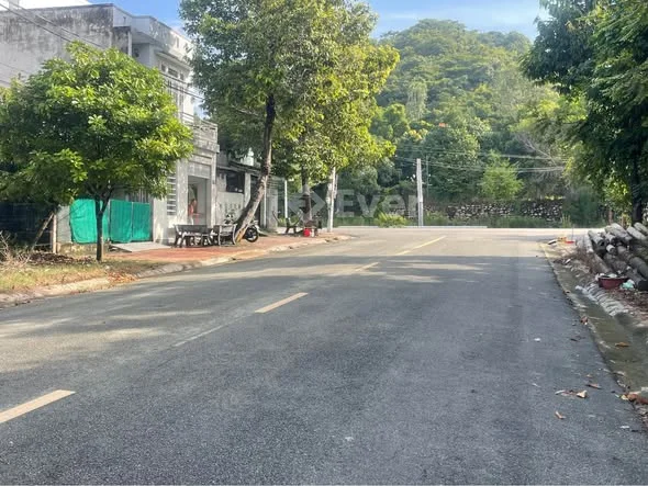 Chính chủ gửi căn nhà cấp 4 mặt tiền Đường trần hưng Đạo, khu TĐC thị trấn Long Hải, TPHCM