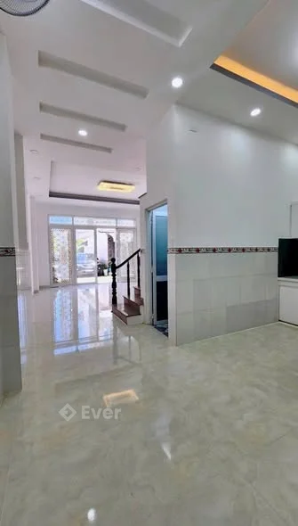 Bán nhà Huỳnh Tấn Phát – TT Nhà Bè. Mặt tiền hẻm xe hơi, nhà 1 trệt 1 lầu5m × 11m –